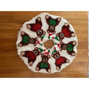 Vintage Teddy Bear Handmade Latch Hook Yarn Christmas Tree Skirt
